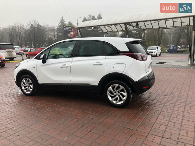 Белый Опель Crossland X, объемом двигателя 1.56 л и пробегом 285 тыс. км за 11500 $, фото 3 на Automoto.ua