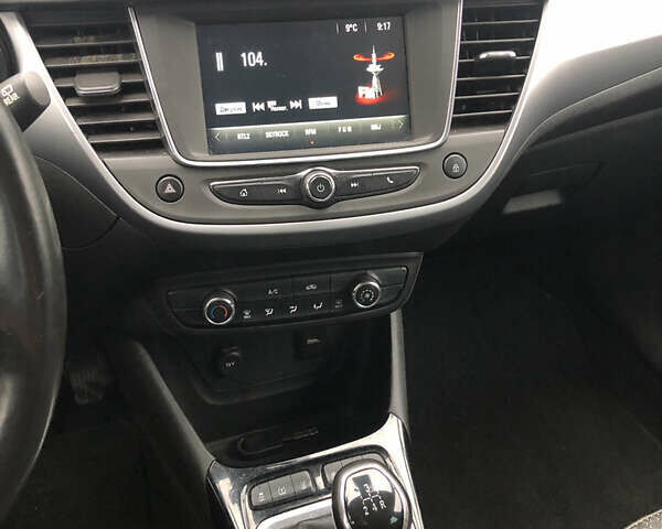 Белый Опель Crossland X, объемом двигателя 1.56 л и пробегом 285 тыс. км за 11500 $, фото 9 на Automoto.ua