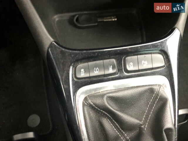 Белый Опель Crossland X, объемом двигателя 1.56 л и пробегом 285 тыс. км за 11500 $, фото 12 на Automoto.ua