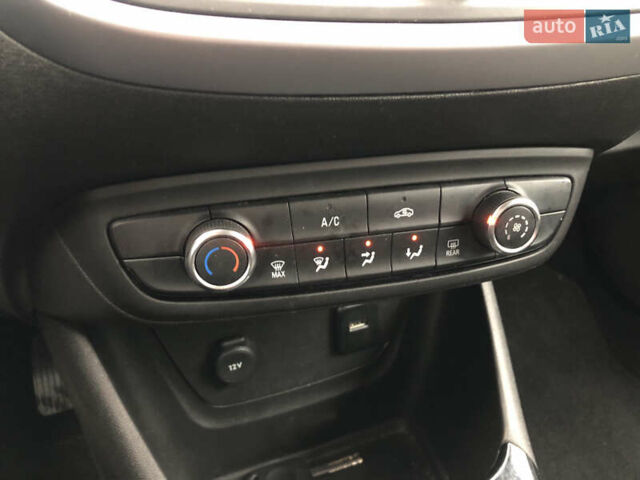 Белый Опель Crossland X, объемом двигателя 1.56 л и пробегом 285 тыс. км за 11500 $, фото 11 на Automoto.ua