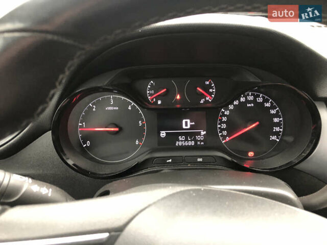 Белый Опель Crossland X, объемом двигателя 1.56 л и пробегом 285 тыс. км за 11500 $, фото 10 на Automoto.ua