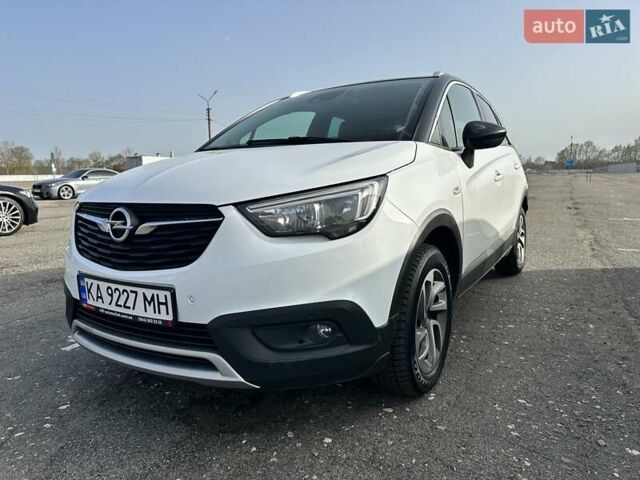 Белый Опель Crossland X, объемом двигателя 1.2 л и пробегом 161 тыс. км за 15500 $, фото 1 на Automoto.ua