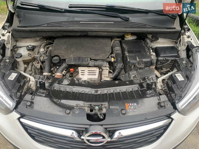 Белый Опель Crossland X, объемом двигателя 1.2 л и пробегом 82 тыс. км за 13900 $, фото 8 на Automoto.ua