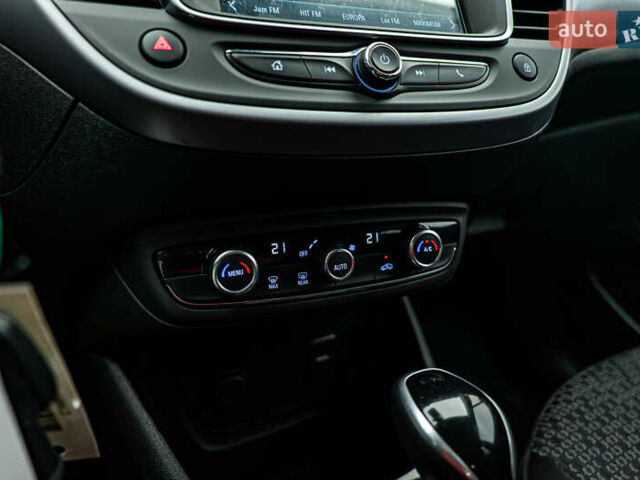 Белый Опель Crossland X, объемом двигателя 1.2 л и пробегом 49 тыс. км за 15382 $, фото 16 на Automoto.ua