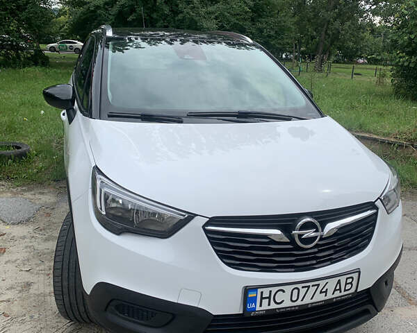 Белый Опель Crossland X, объемом двигателя 1.2 л и пробегом 82 тыс. км за 13900 $, фото 1 на Automoto.ua