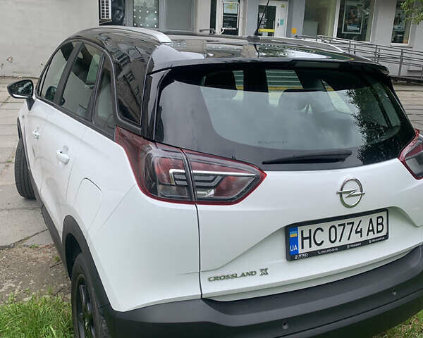Белый Опель Crossland X, объемом двигателя 1.2 л и пробегом 82 тыс. км за 13900 $, фото 4 на Automoto.ua