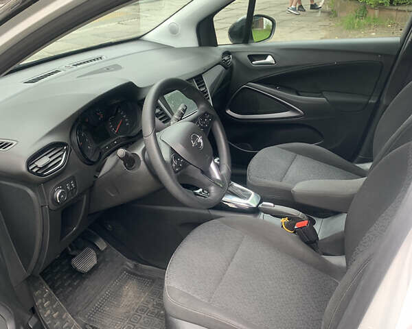 Белый Опель Crossland X, объемом двигателя 1.2 л и пробегом 82 тыс. км за 13900 $, фото 12 на Automoto.ua