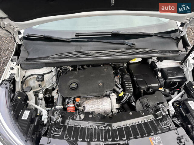 Білий Опель Crossland X, об'ємом двигуна 1.5 л та пробігом 179 тис. км за 13950 $, фото 28 на Automoto.ua