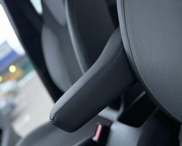 Чорний Опель Crossland X, об'ємом двигуна 1.5 л та пробігом 160 тис. км за 15500 $, фото 65 на Automoto.ua