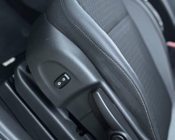 Чорний Опель Crossland X, об'ємом двигуна 1.5 л та пробігом 160 тис. км за 15500 $, фото 61 на Automoto.ua