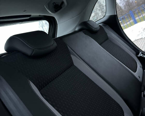 Чорний Опель Crossland X, об'ємом двигуна 1.5 л та пробігом 160 тис. км за 15500 $, фото 75 на Automoto.ua