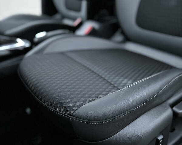 Чорний Опель Crossland X, об'ємом двигуна 1.5 л та пробігом 160 тис. км за 15500 $, фото 62 на Automoto.ua