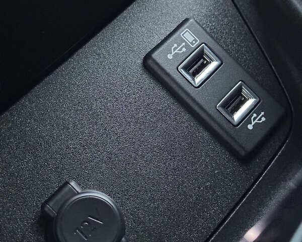 Чорний Опель Crossland X, об'ємом двигуна 1.5 л та пробігом 160 тис. км за 15500 $, фото 57 на Automoto.ua