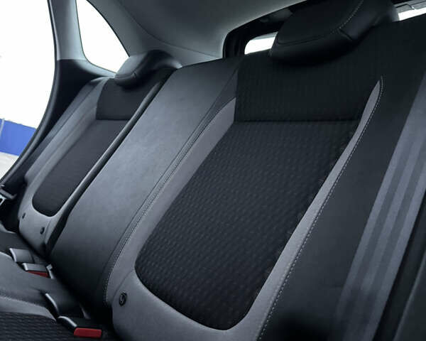 Чорний Опель Crossland X, об'ємом двигуна 1.5 л та пробігом 160 тис. км за 15500 $, фото 80 на Automoto.ua