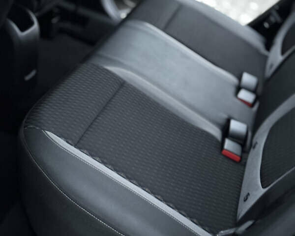 Чорний Опель Crossland X, об'ємом двигуна 1.5 л та пробігом 160 тис. км за 15500 $, фото 77 на Automoto.ua