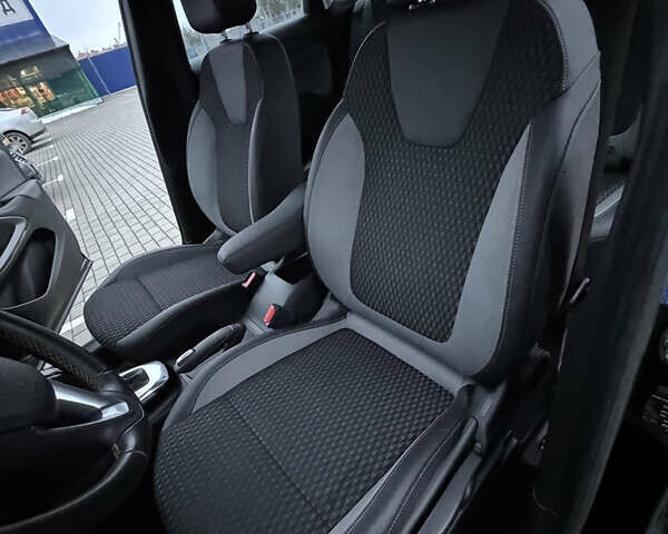 Чорний Опель Crossland X, об'ємом двигуна 1.5 л та пробігом 160 тис. км за 15500 $, фото 67 на Automoto.ua