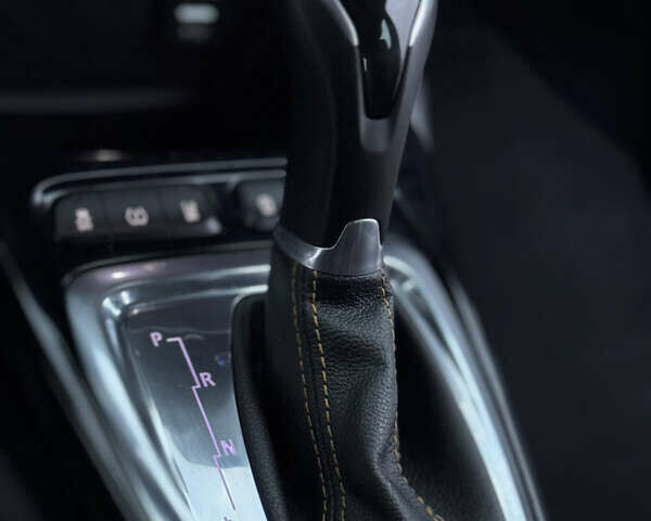 Чорний Опель Crossland X, об'ємом двигуна 1.5 л та пробігом 160 тис. км за 15500 $, фото 59 на Automoto.ua