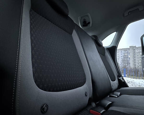 Чорний Опель Crossland X, об'ємом двигуна 1.5 л та пробігом 160 тис. км за 15500 $, фото 76 на Automoto.ua