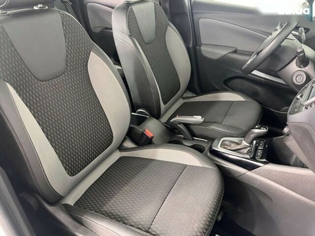 Опель Crossland X, объемом двигателя 1.5 л и пробегом 166 тыс. км за 15750 $, фото 9 на Automoto.ua