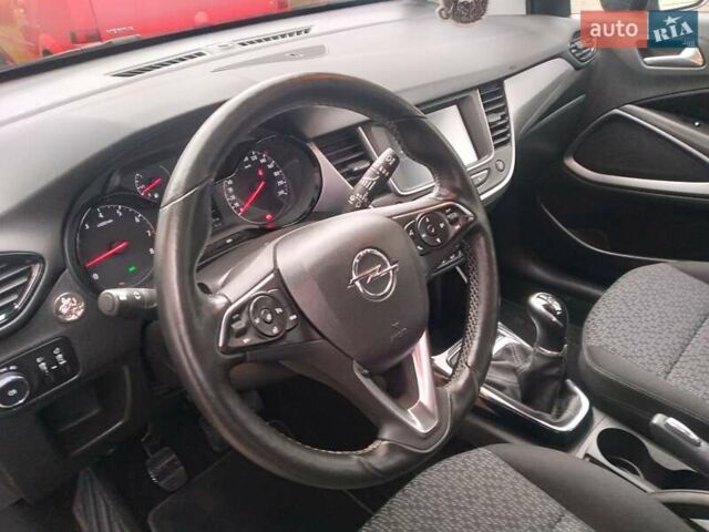 Серый Опель Crossland X, объемом двигателя 1.2 л и пробегом 33 тыс. км за 10500 $, фото 8 на Automoto.ua