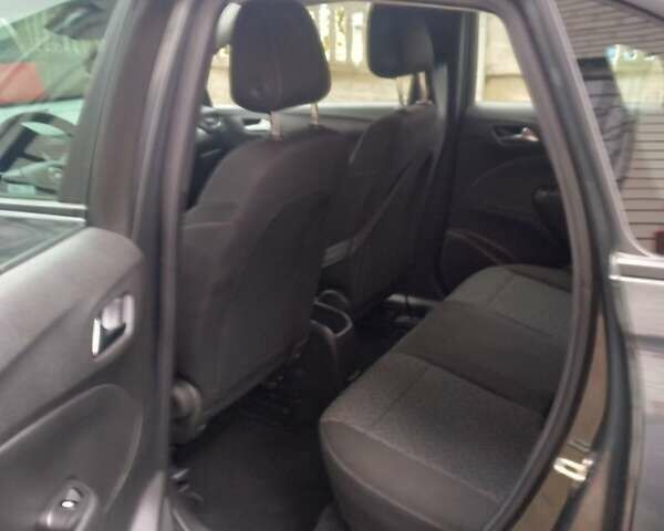 Серый Опель Crossland X, объемом двигателя 1.2 л и пробегом 33 тыс. км за 10500 $, фото 5 на Automoto.ua