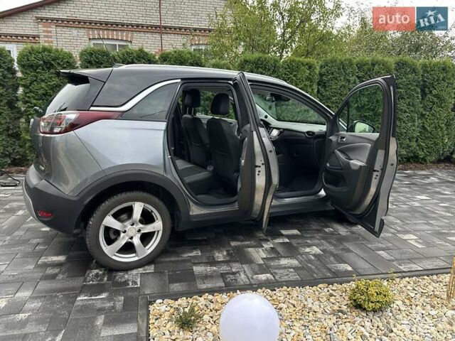 Серый Опель Crossland X, объемом двигателя 1.2 л и пробегом 150 тыс. км за 11503 $, фото 1 на Automoto.ua