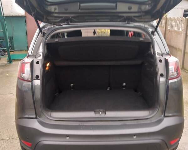 Серый Опель Crossland X, объемом двигателя 1.2 л и пробегом 33 тыс. км за 10500 $, фото 2 на Automoto.ua