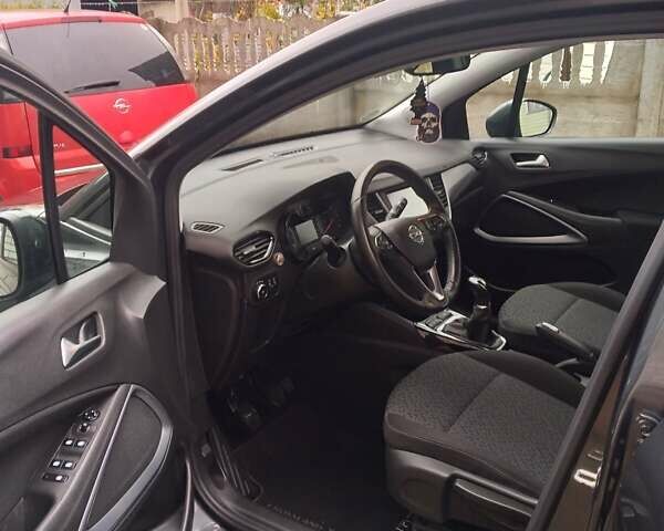 Серый Опель Crossland X, объемом двигателя 1.2 л и пробегом 33 тыс. км за 10500 $, фото 4 на Automoto.ua