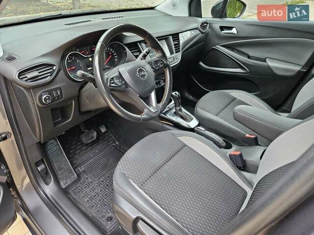 Серый Опель Crossland X, объемом двигателя 1.2 л и пробегом 60 тыс. км за 13999 $, фото 38 на Automoto.ua