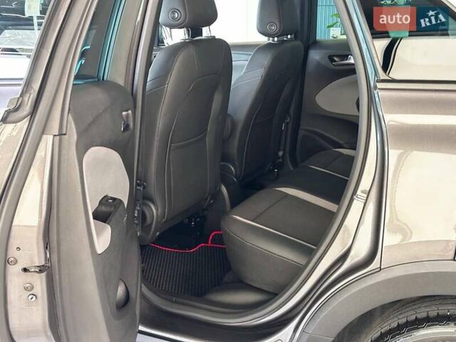 Серый Опель Crossland X, объемом двигателя 1.2 л и пробегом 100 тыс. км за 13900 $, фото 24 на Automoto.ua