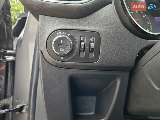 Серый Опель Crossland X, объемом двигателя 1.2 л и пробегом 60 тыс. км за 13999 $, фото 28 на Automoto.ua
