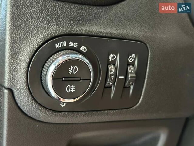 Серый Опель Crossland X, объемом двигателя 1.2 л и пробегом 100 тыс. км за 13900 $, фото 37 на Automoto.ua