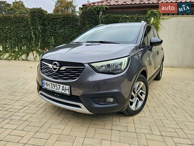 Серый Опель Crossland X, объемом двигателя 1.2 л и пробегом 60 тыс. км за 13999 $, фото 1 на Automoto.ua