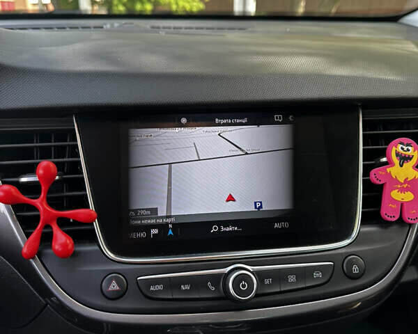 Серый Опель Crossland X, объемом двигателя 1.5 л и пробегом 61 тыс. км за 16500 $, фото 3 на Automoto.ua