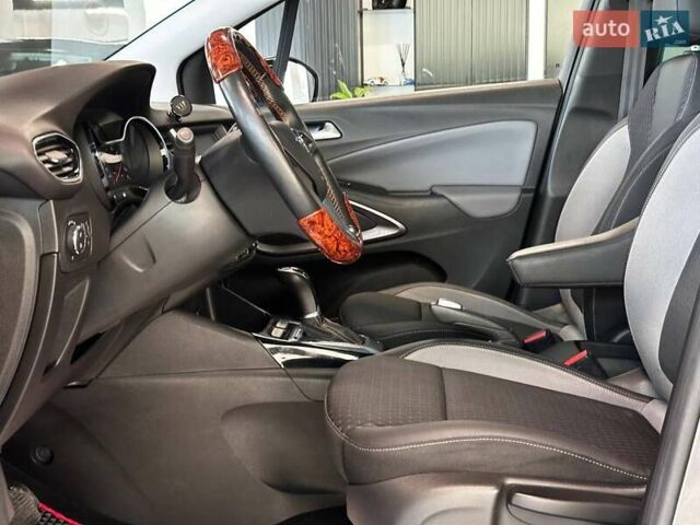Серый Опель Crossland X, объемом двигателя 1.2 л и пробегом 100 тыс. км за 13900 $, фото 23 на Automoto.ua