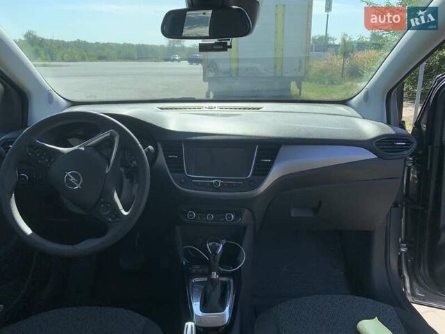 Серый Опель Crossland X, объемом двигателя 1.2 л и пробегом 60 тыс. км за 14200 $, фото 13 на Automoto.ua