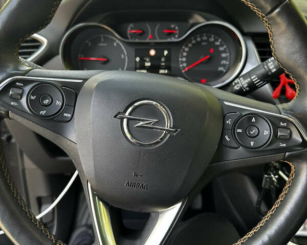 Серый Опель Crossland X, объемом двигателя 1.5 л и пробегом 61 тыс. км за 16500 $, фото 1 на Automoto.ua
