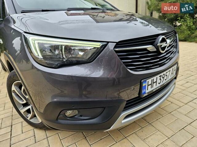 Серый Опель Crossland X, объемом двигателя 1.2 л и пробегом 60 тыс. км за 13999 $, фото 3 на Automoto.ua