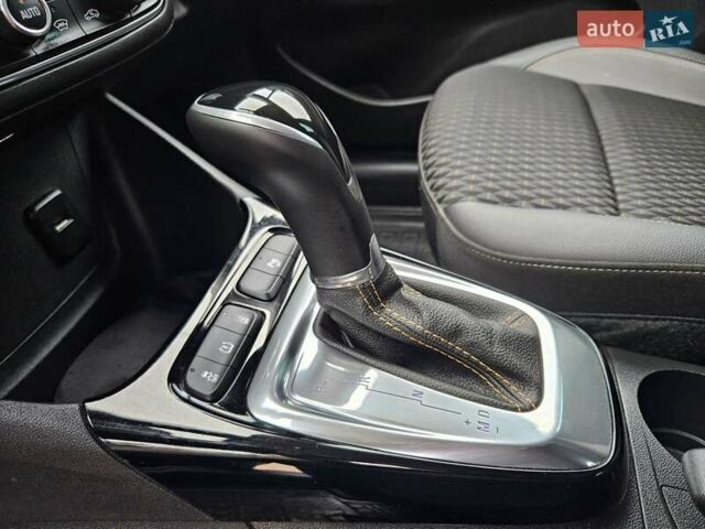 Серый Опель Crossland X, объемом двигателя 1.2 л и пробегом 60 тыс. км за 13999 $, фото 32 на Automoto.ua