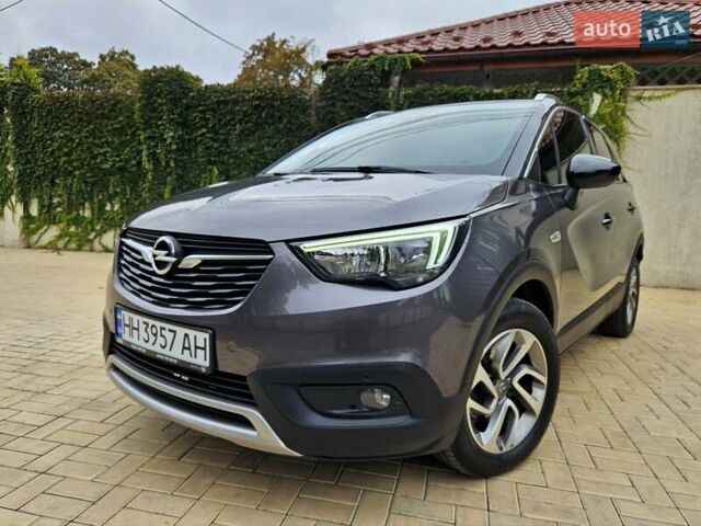 Серый Опель Crossland X, объемом двигателя 1.2 л и пробегом 60 тыс. км за 13999 $, фото 2 на Automoto.ua