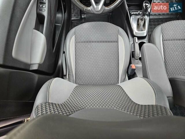 Серый Опель Crossland X, объемом двигателя 1.2 л и пробегом 60 тыс. км за 13999 $, фото 26 на Automoto.ua