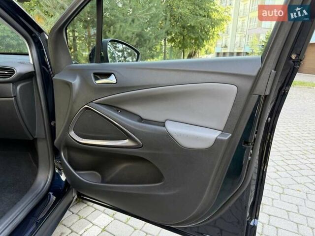 Синий Опель Crossland X, объемом двигателя 1.5 л и пробегом 200 тыс. км за 14800 $, фото 14 на Automoto.ua