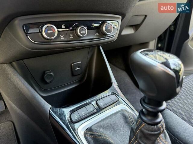 Синий Опель Crossland X, объемом двигателя 1.5 л и пробегом 200 тыс. км за 14800 $, фото 23 на Automoto.ua