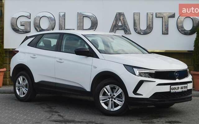 Белый Опель Grandland, объемом двигателя 1.6 л и пробегом 30 тыс. км за 22500 $, фото 1 на Automoto.ua