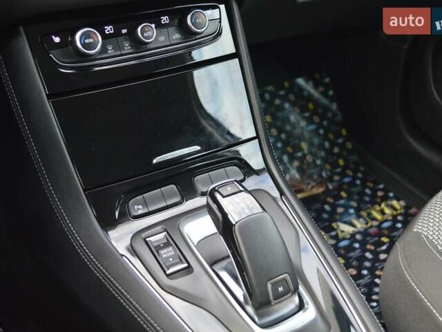 Белый Опель Grandland, объемом двигателя 1.6 л и пробегом 30 тыс. км за 22500 $, фото 24 на Automoto.ua