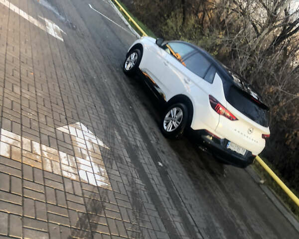 Белый Опель Grandland, объемом двигателя 1.5 л и пробегом 58 тыс. км за 29000 $, фото 4 на Automoto.ua