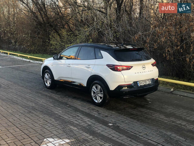 Белый Опель Grandland, объемом двигателя 1.5 л и пробегом 58 тыс. км за 29000 $, фото 1 на Automoto.ua