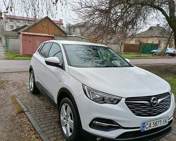 Белый Опель Grandland X, объемом двигателя 2 л и пробегом 128 тыс. км за 18000 $, фото 2 на Automoto.ua