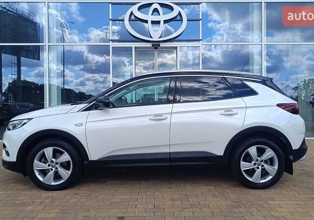 Білий Опель Grandland X, об'ємом двигуна 1.5 л та пробігом 80 тис. км за 20848 $, фото 2 на Automoto.ua