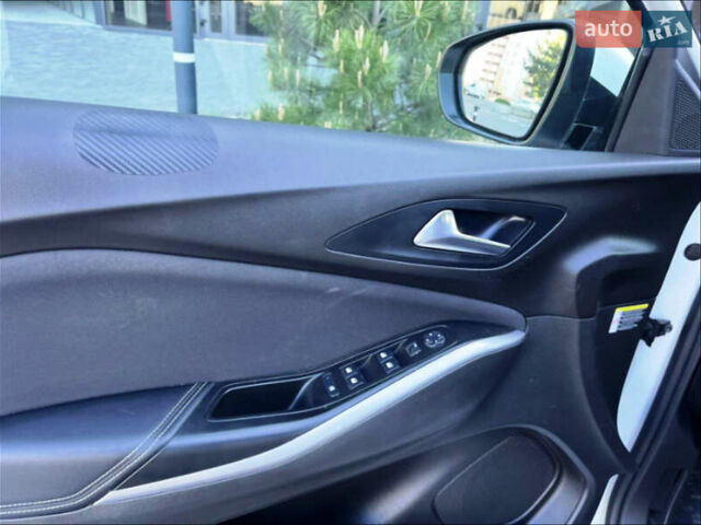 Білий Опель Grandland X, об'ємом двигуна 1.5 л та пробігом 35 тис. км за 21500 $, фото 14 на Automoto.ua